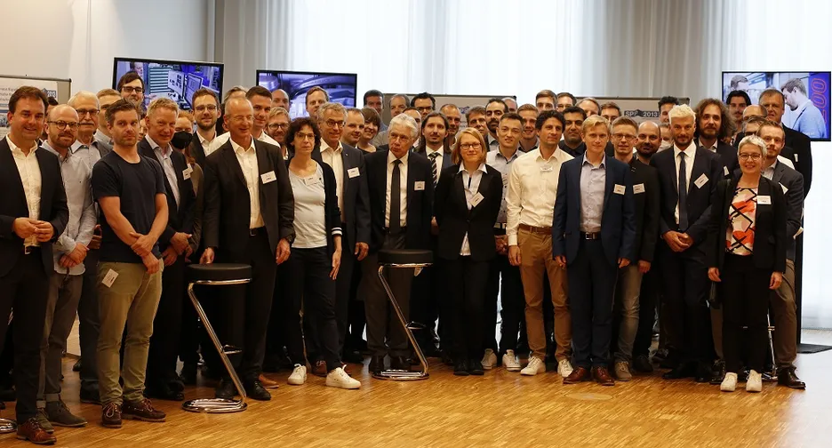 Gruppenbild aller Teilnehmenden des Industriekolloquiums im SPP2013 am 22.06.2022